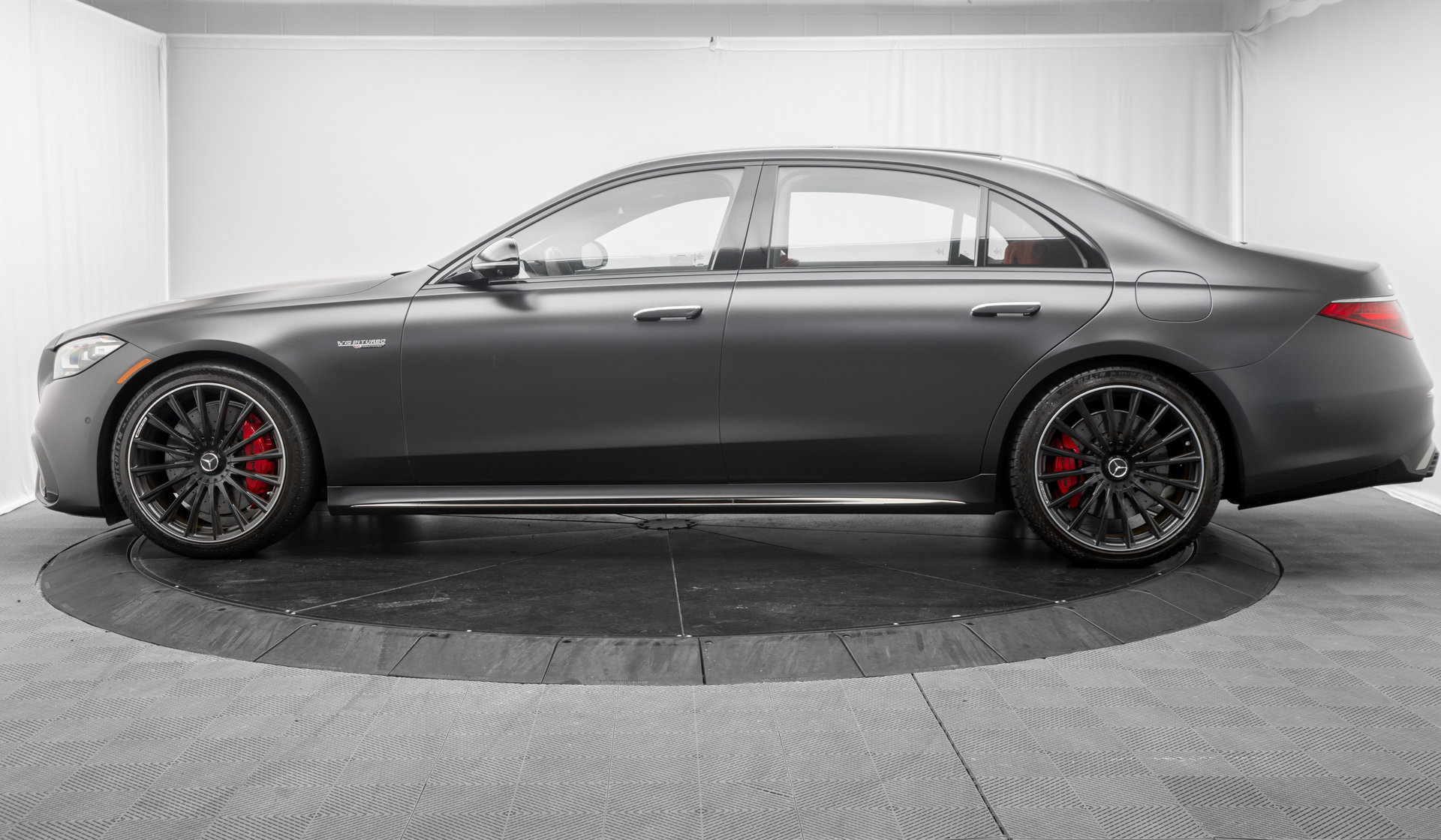 Used 2024 Mercedes-Benz S 63 AMG S w/ AMG Night Package image 4