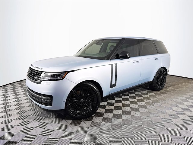 Used 2025 Land Rover Range Rover SE image 1