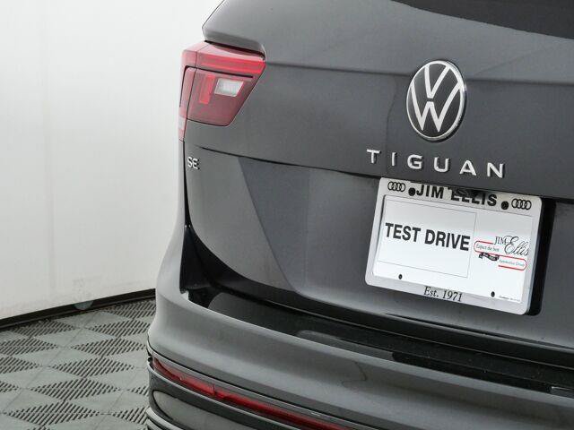 Used 2024 Volkswagen Tiguan SE R-Line FWD image 27