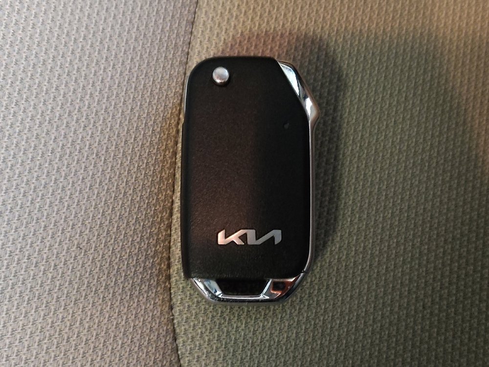 Used 2023 Kia Forte LXS image 32