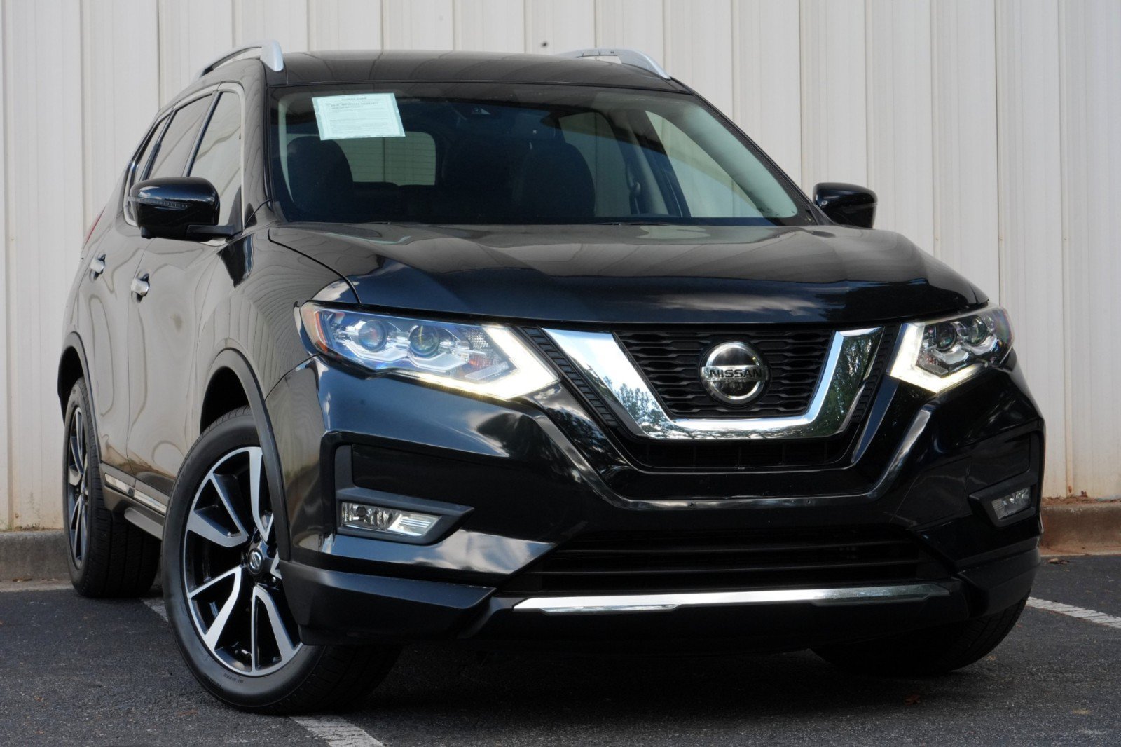 Used 2019 Nissan Rogue SL w/ Premium Package AWD/4WD image 2