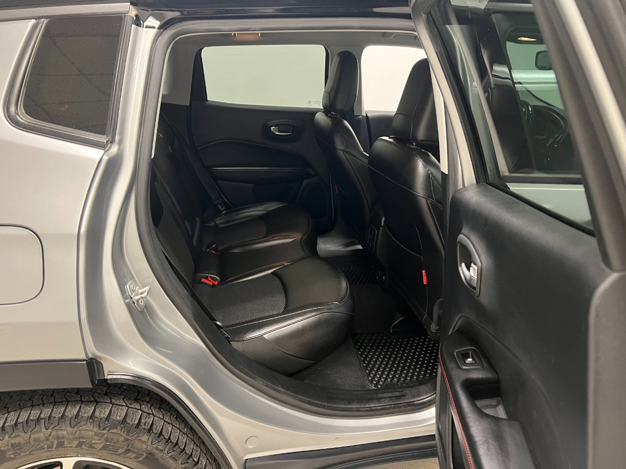 Used 2021 Jeep Compass Trailhawk w/ Convenience Group image 37