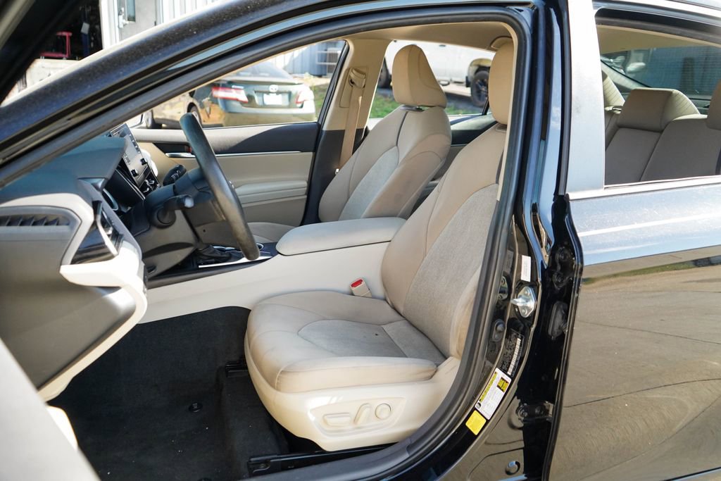 Used 2023 Toyota Camry LE FWD image 7