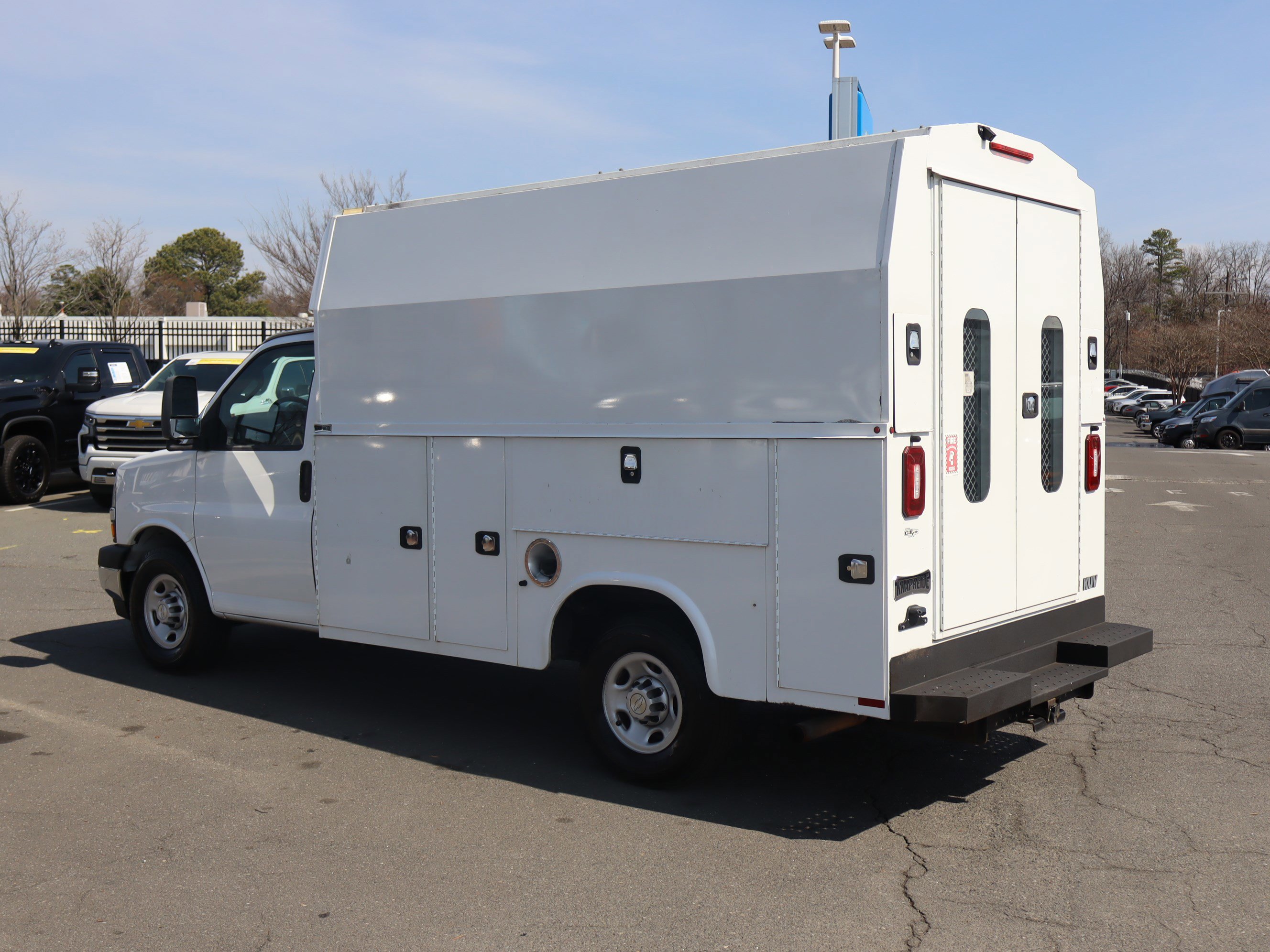 Used 2019 Chevrolet Express 3500 w/ Power Convenience Package image 8