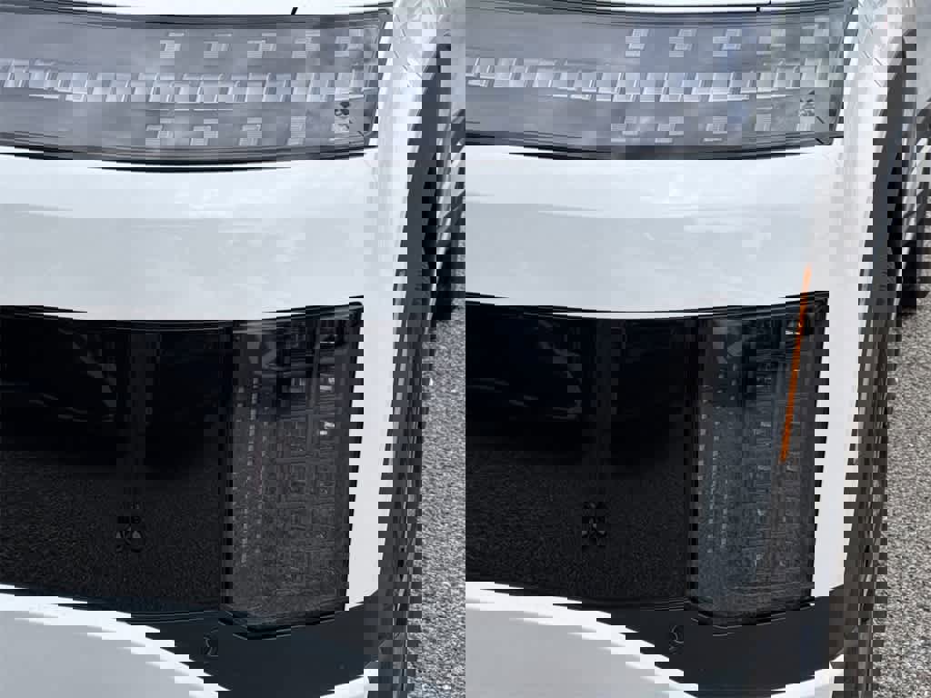 New 2026 Hyundai Ioniq 9 SE image 10