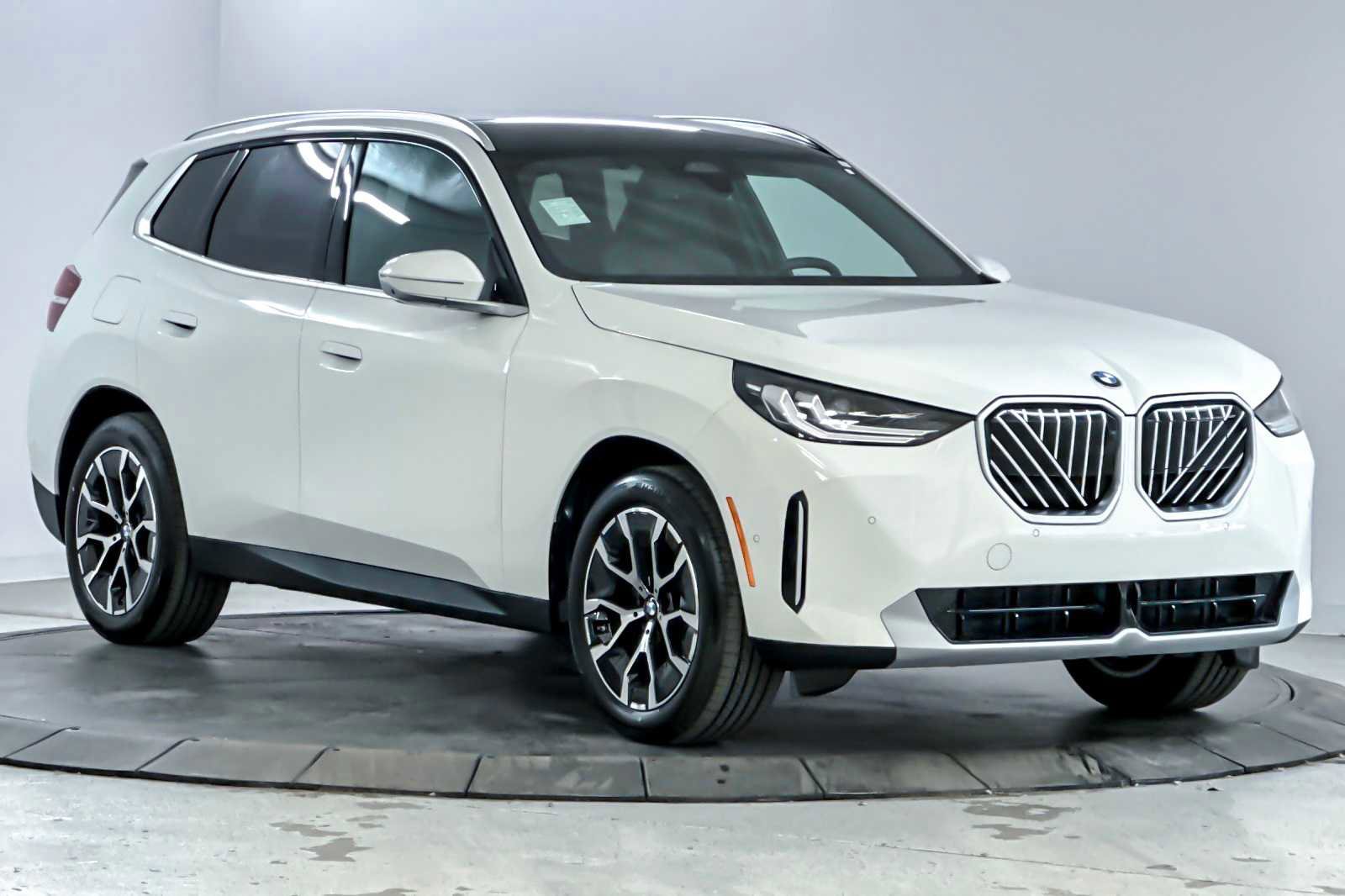 Used 2026 BMW X3 xDrive30 w/ Premium Package image 9