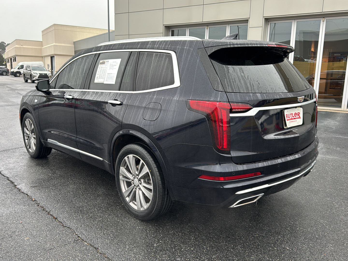 Used 2021 Cadillac XT6 Premium Luxury image 3