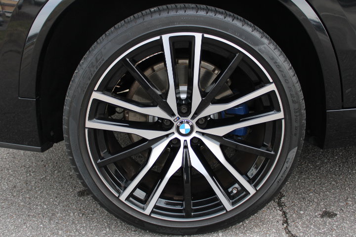 Used 2022 BMW X5 M50i AWD/4WD image 11