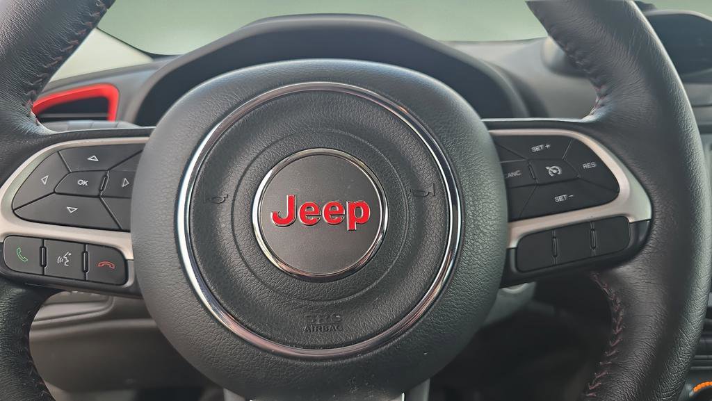 Used 2015 Jeep Renegade Trailhawk w/ Premium Leather Group image 17