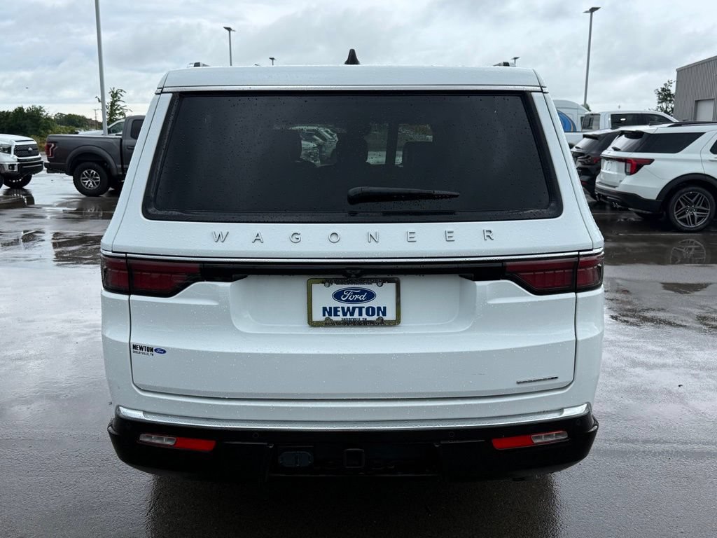 Used 2024 Jeep Wagoneer L Series II w/ Flexible Seating Group AWD/4WD image 34