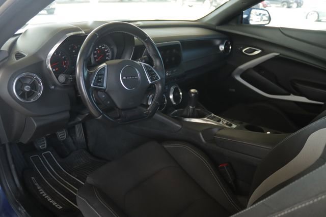 Used 2019 Chevrolet Camaro LT w/ RS Package image 7