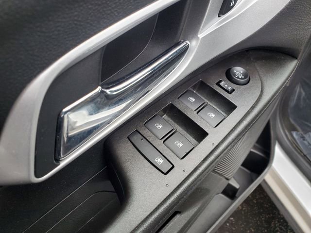 Used 2015 Chevrolet Equinox LS image 17