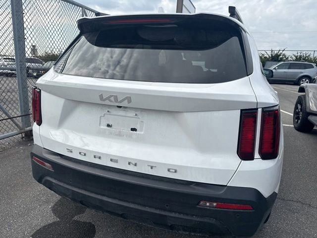 Used 2022 Kia Sorento S image 10