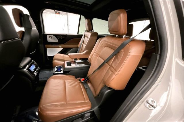 Used 2023 Lincoln Aviator Reserve w/ Equipment Group 201A AWD/4WD image 25