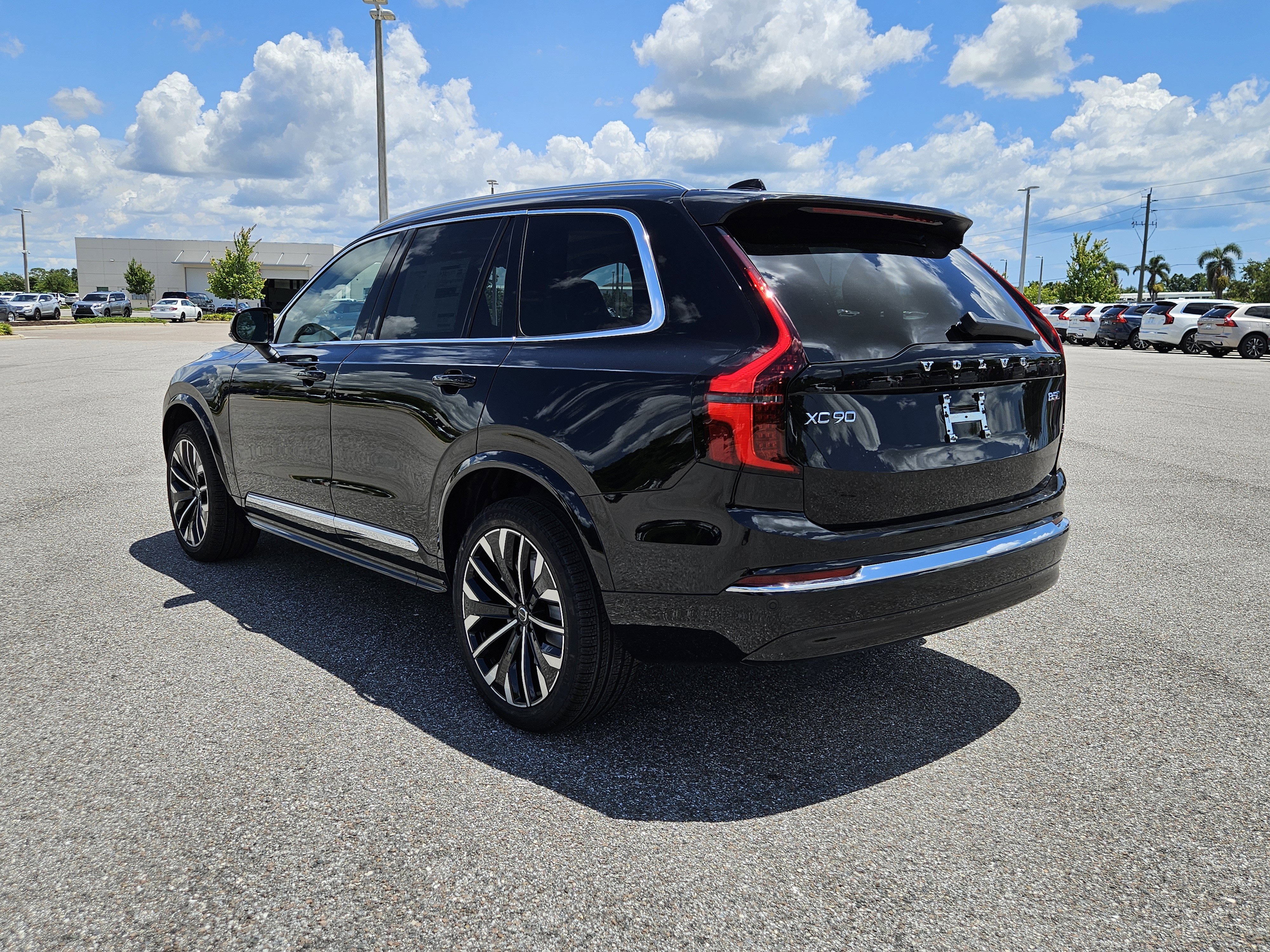 New 2026 Volvo XC90 B5 Core w/ Protection Package image 5