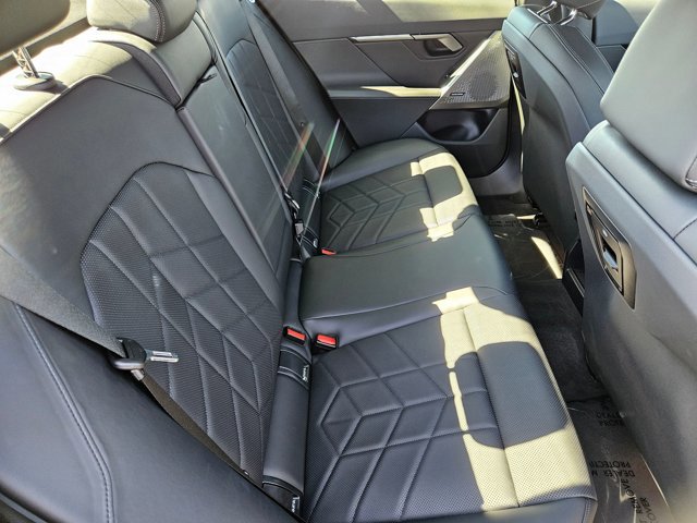 Used 2025 BMW i5 eDrive40i w/ Premium Package image 27