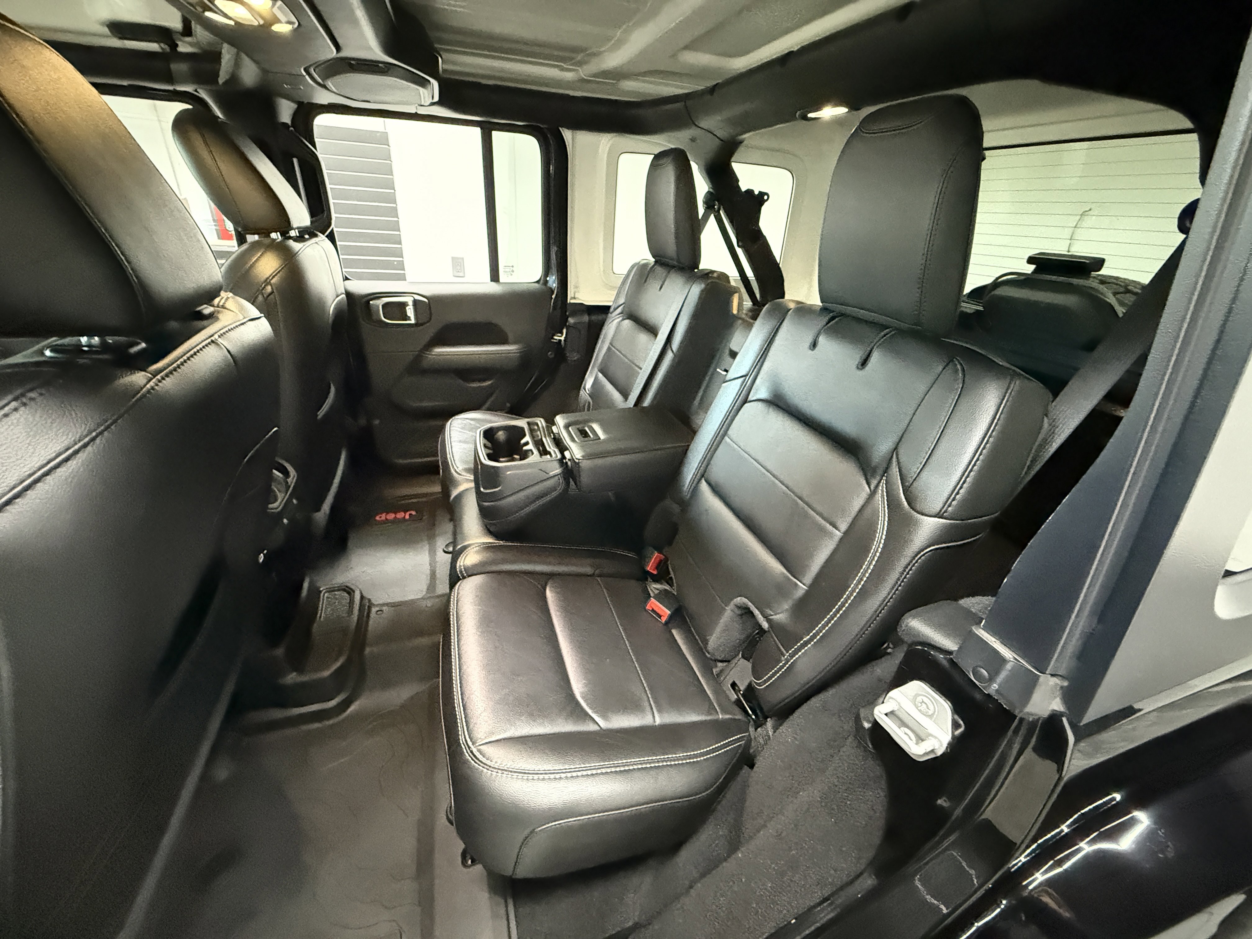 Used 2021 Jeep Wrangler Unlimited Sahara image 24