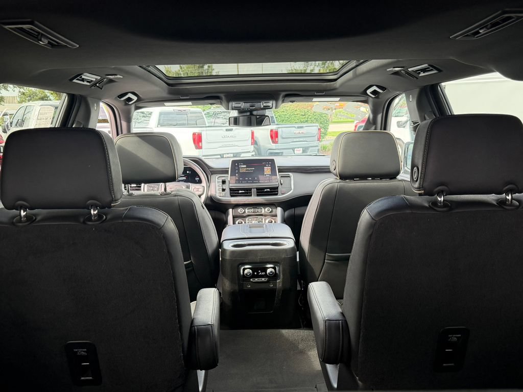 Certified 2023 GMC Yukon XL SLT AWD/4WD image 10