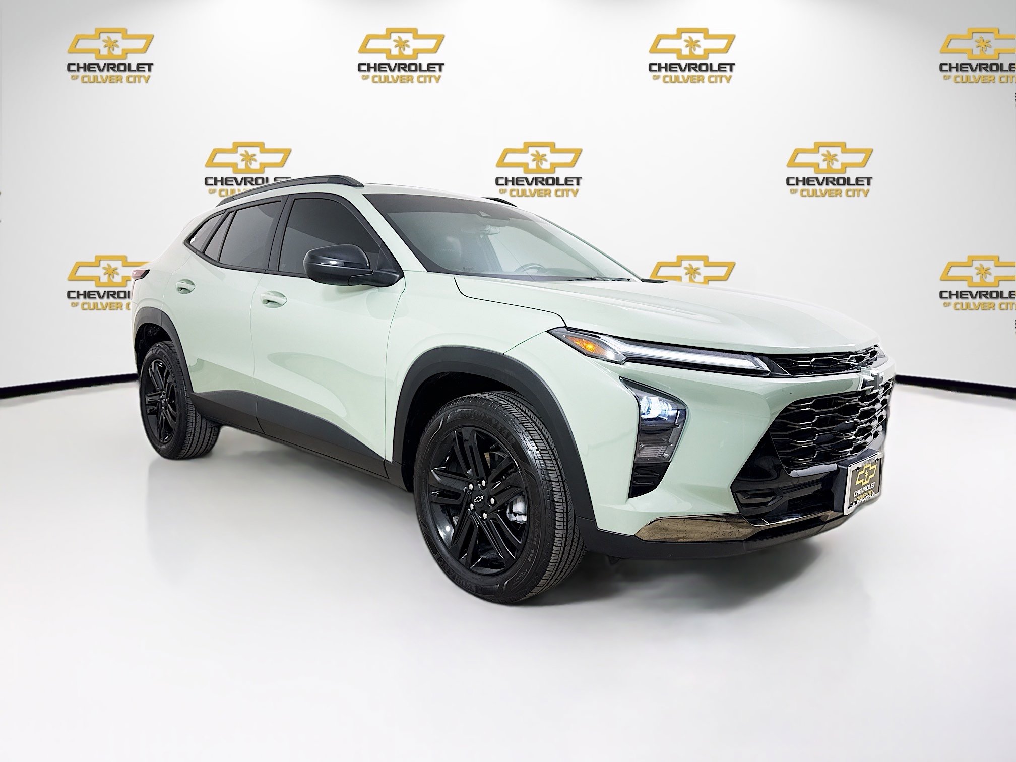 Used 2024 Chevrolet Trax ACTIV w/ Sunroof Package image 1