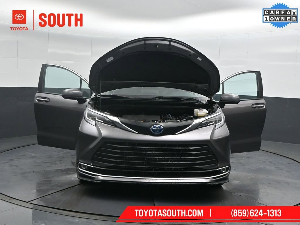 Used 2023 Toyota Sienna XLE image 65