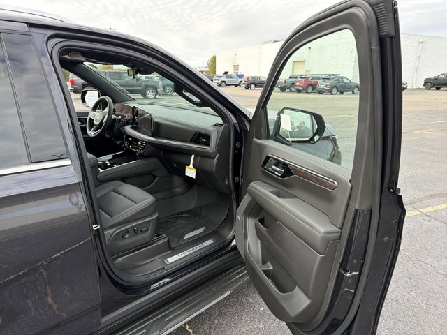 New 2026 Chevrolet Suburban LT image 31