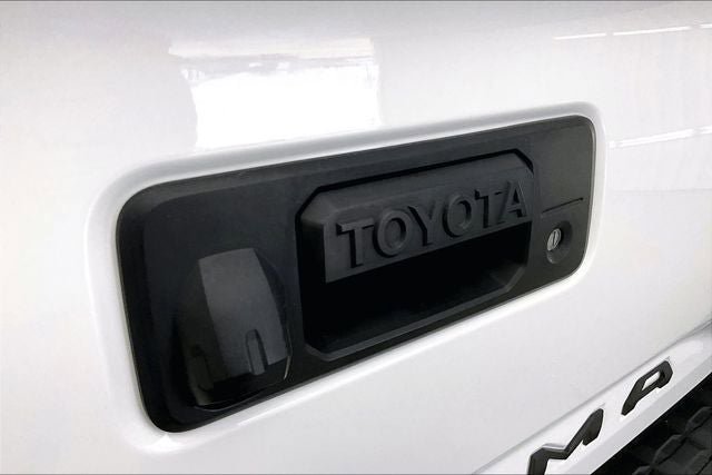 Used 2020 Toyota Tacoma SR5 AWD/4WD image 31