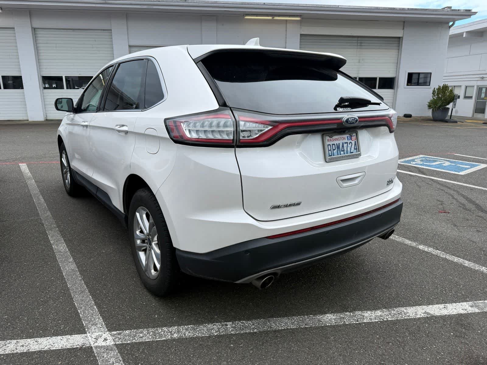 Used 2018 Ford Edge SEL w/ Canadian Touring Package AWD/4WD image 2