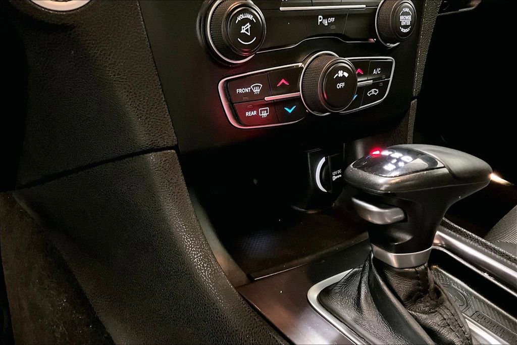 Used 2016 Dodge Charger SE w/ Power Sunroof Group image 16