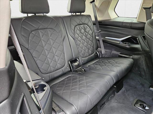 Used 2025 BMW X7 xDrive40i image 22