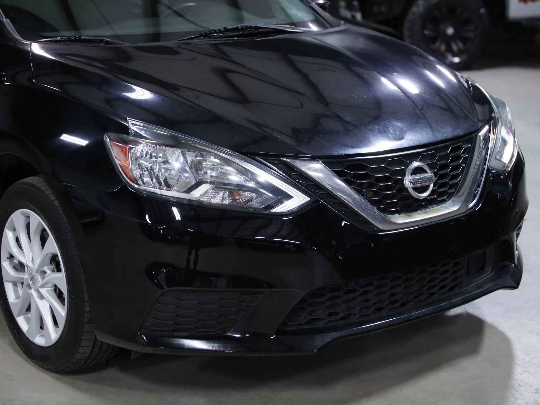 Used 2019 Nissan Sentra SV FWD image 3
