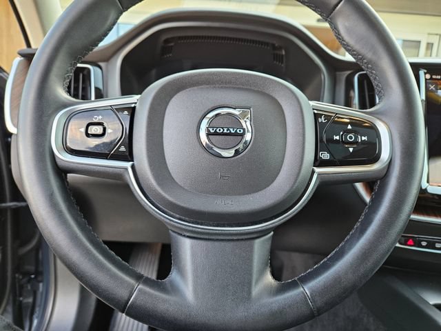 Used 2023 Volvo XC60 B5 Plus AWD/4WD image 22