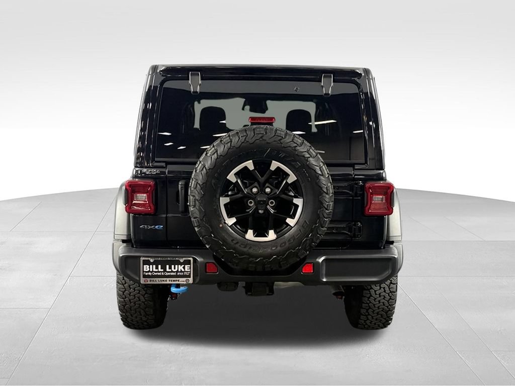 Used 2025 Jeep Wrangler Unlimited Rubicon 4xe w/ Convenience Group AWD/4WD image 8