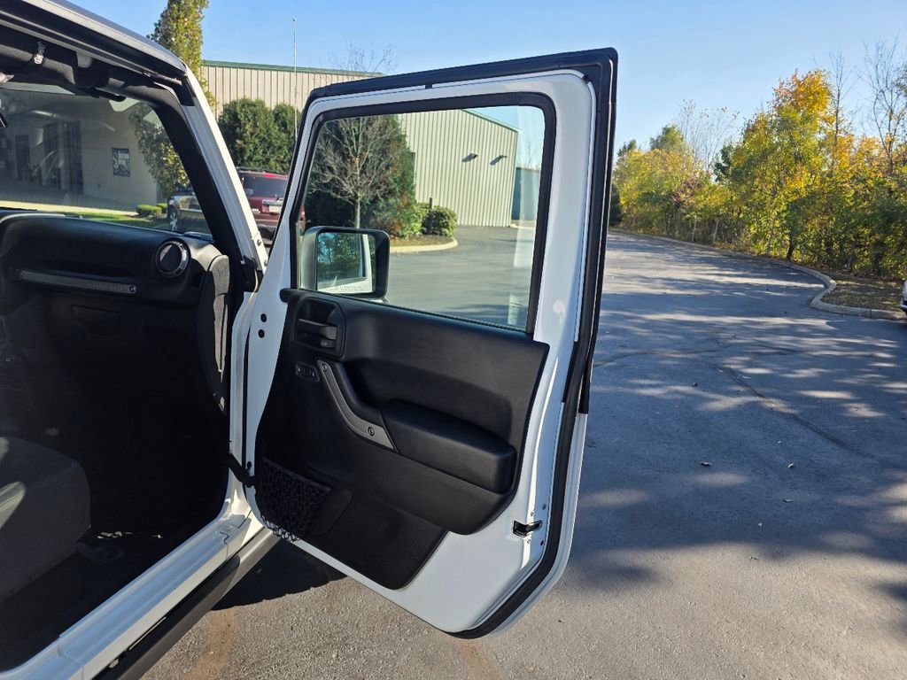 Used 2017 Jeep Wrangler Unlimited Willys image 36