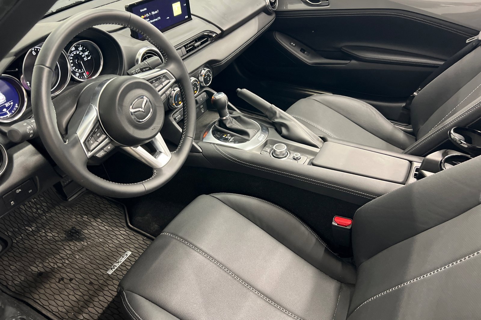 Used 2024 MAZDA MX-5 Miata RF Grand Touring w/ Weather Package image 8