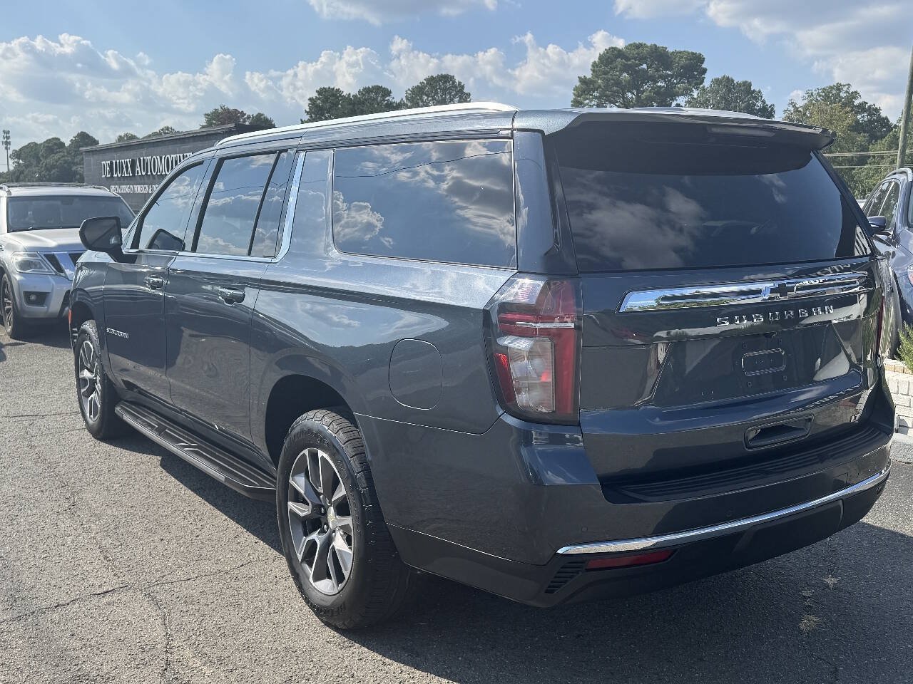 Used 2021 Chevrolet Suburban LT w/ Rear Media and Nav Package AWD/4WD image 8