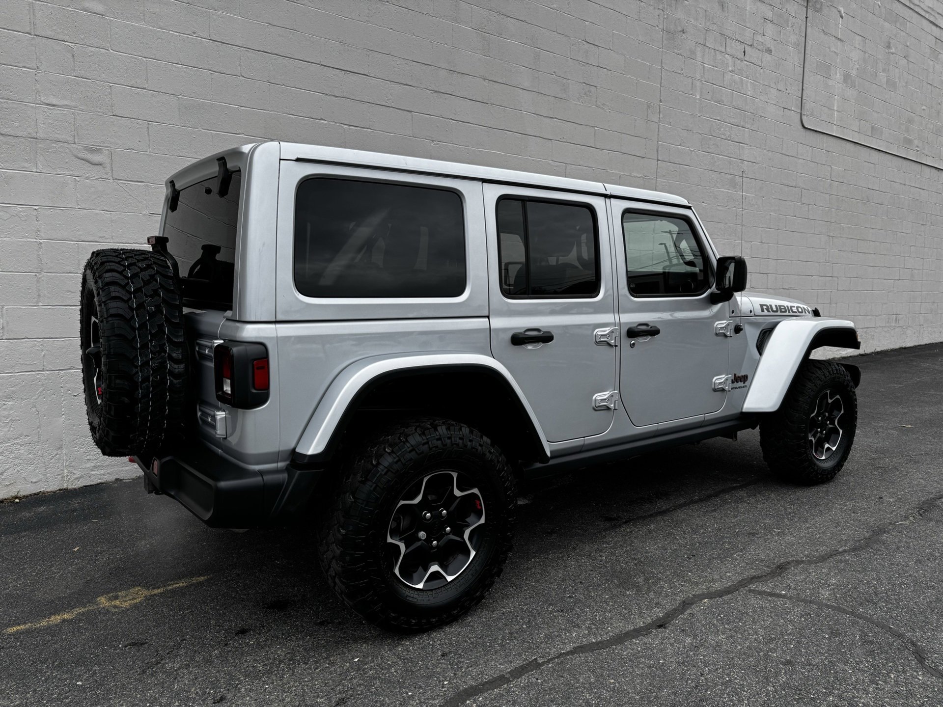 Used 2023 Jeep Wrangler Unlimited Rubicon w/ Cold Weather Group image 6