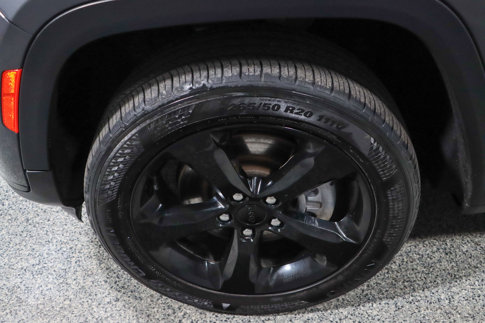 Used 2022 Jeep Grand Cherokee L Limited w/ Black Appearance Package image 11