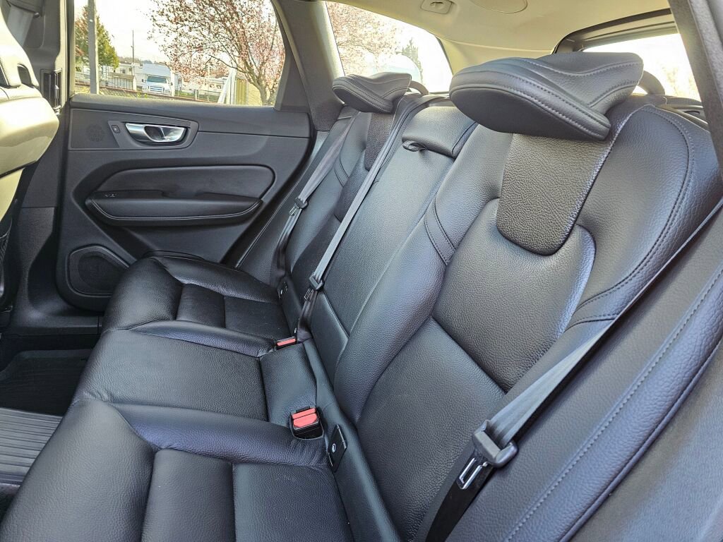 Used 2024 Volvo XC60 T8 Plus w/ Protection Package Premier image 21