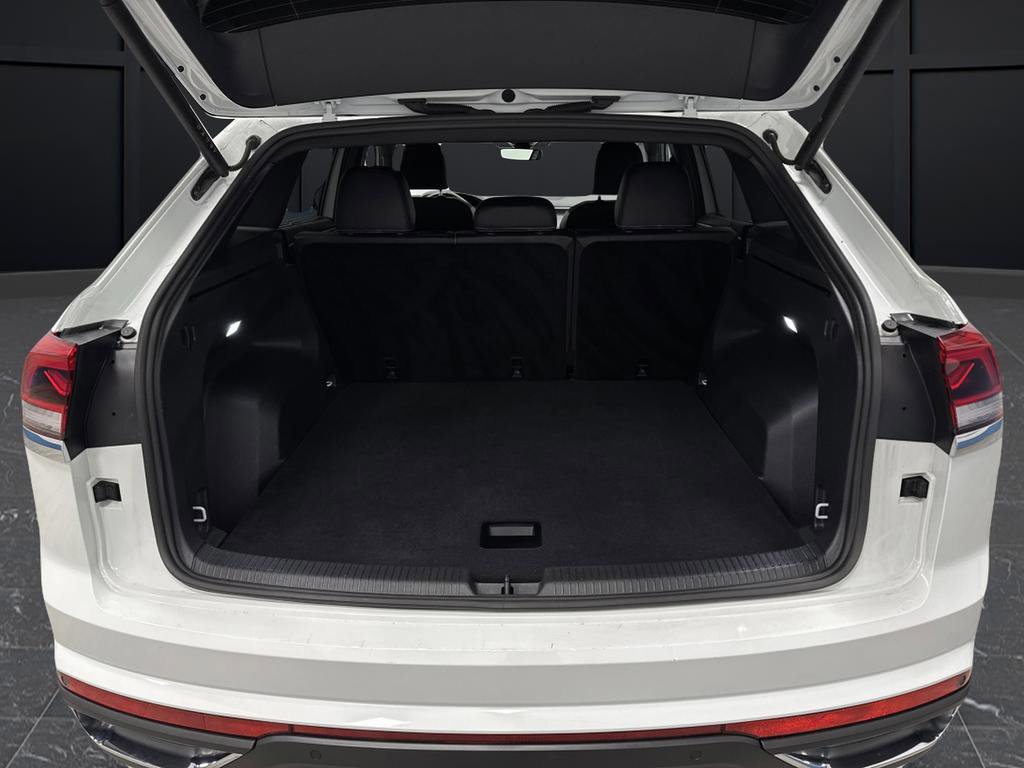 Used 2025 Volkswagen Atlas Cross Sport SE image 13