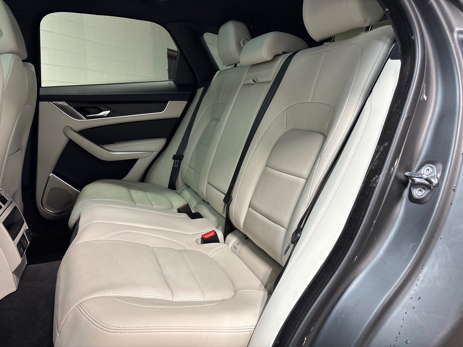 Used 2026 Jaguar F-PACE R-Dynamic S AWD/4WD image 27