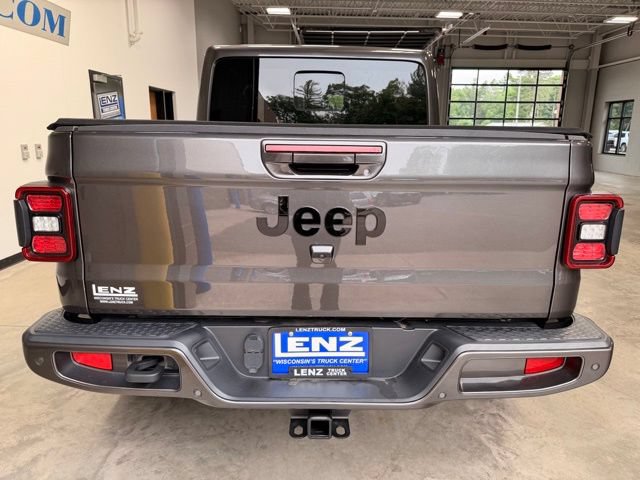 Used 2021 Jeep Gladiator Overland AWD/4WD image 6