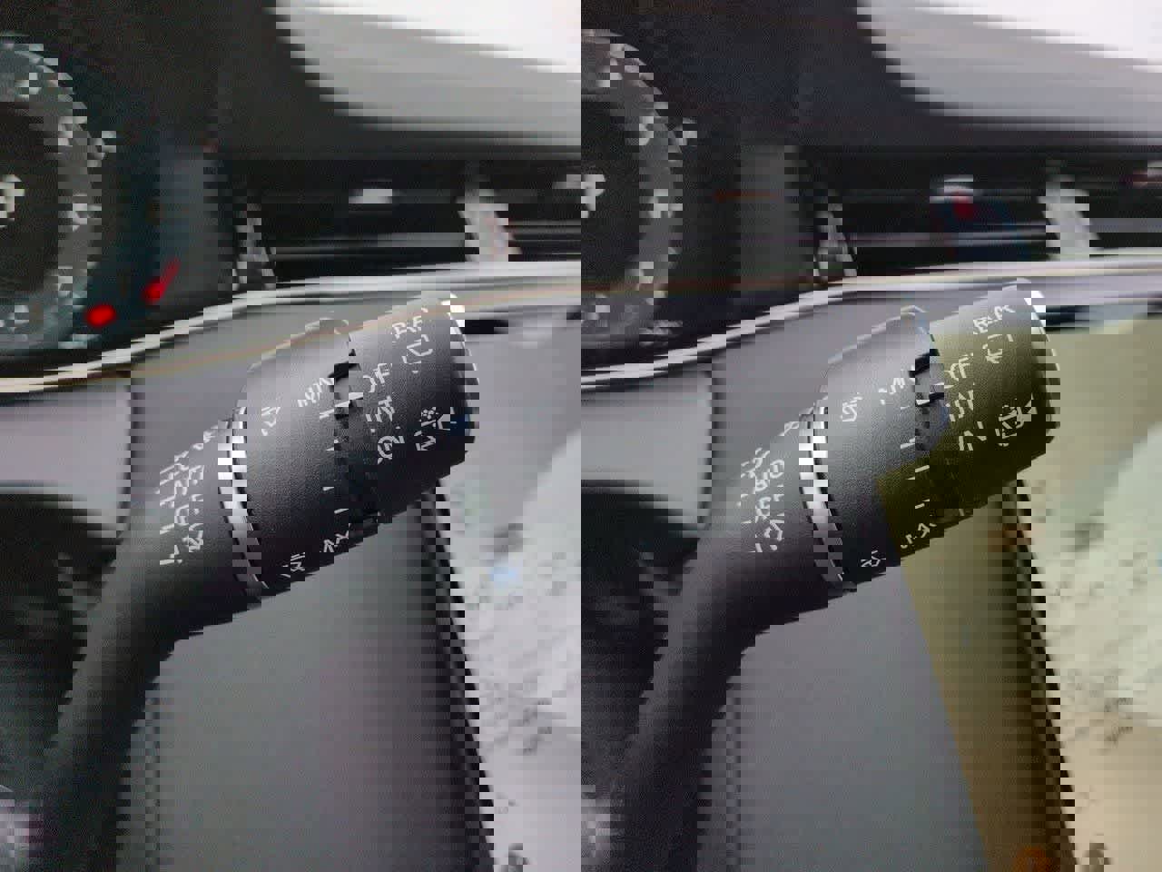 Certified 2025 Land Rover Range Rover Evoque S image 27