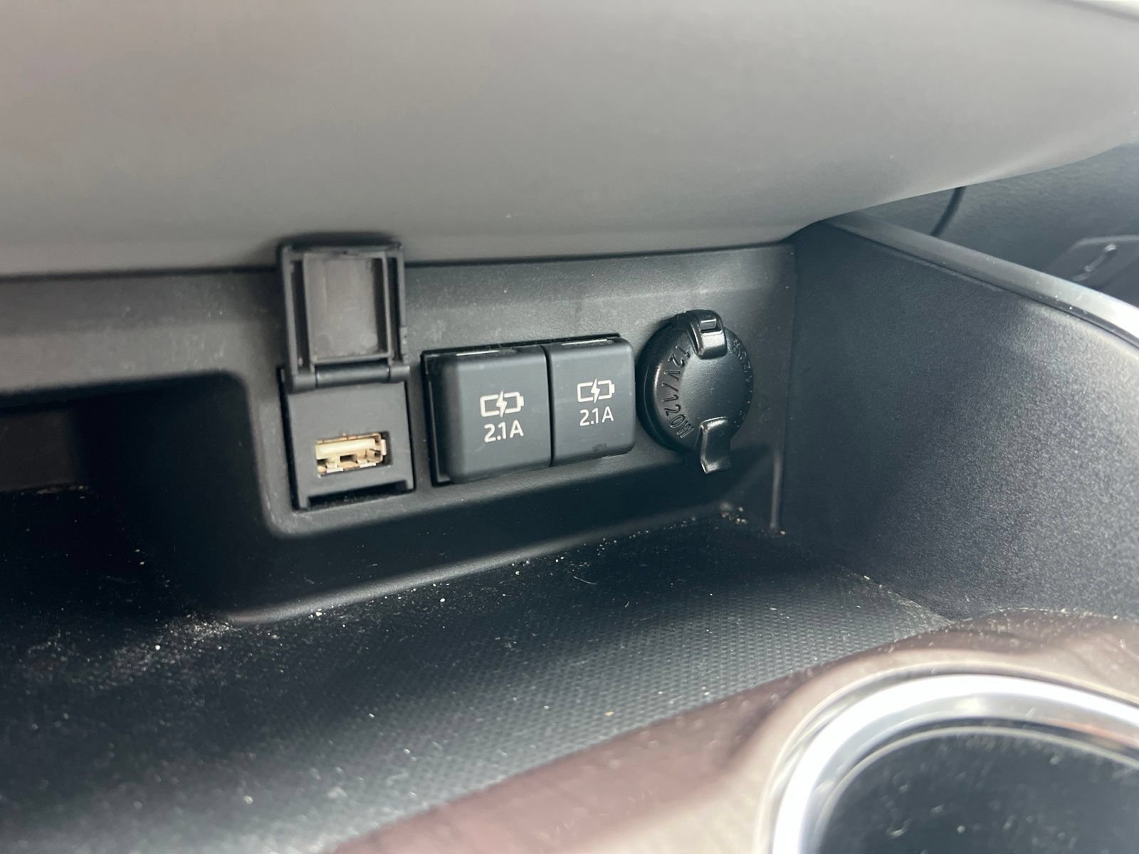 Used 2021 Toyota Highlander Limited FWD image 26