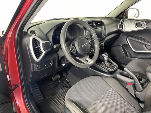 Used 2022 Kia Soul LX FWD image 3