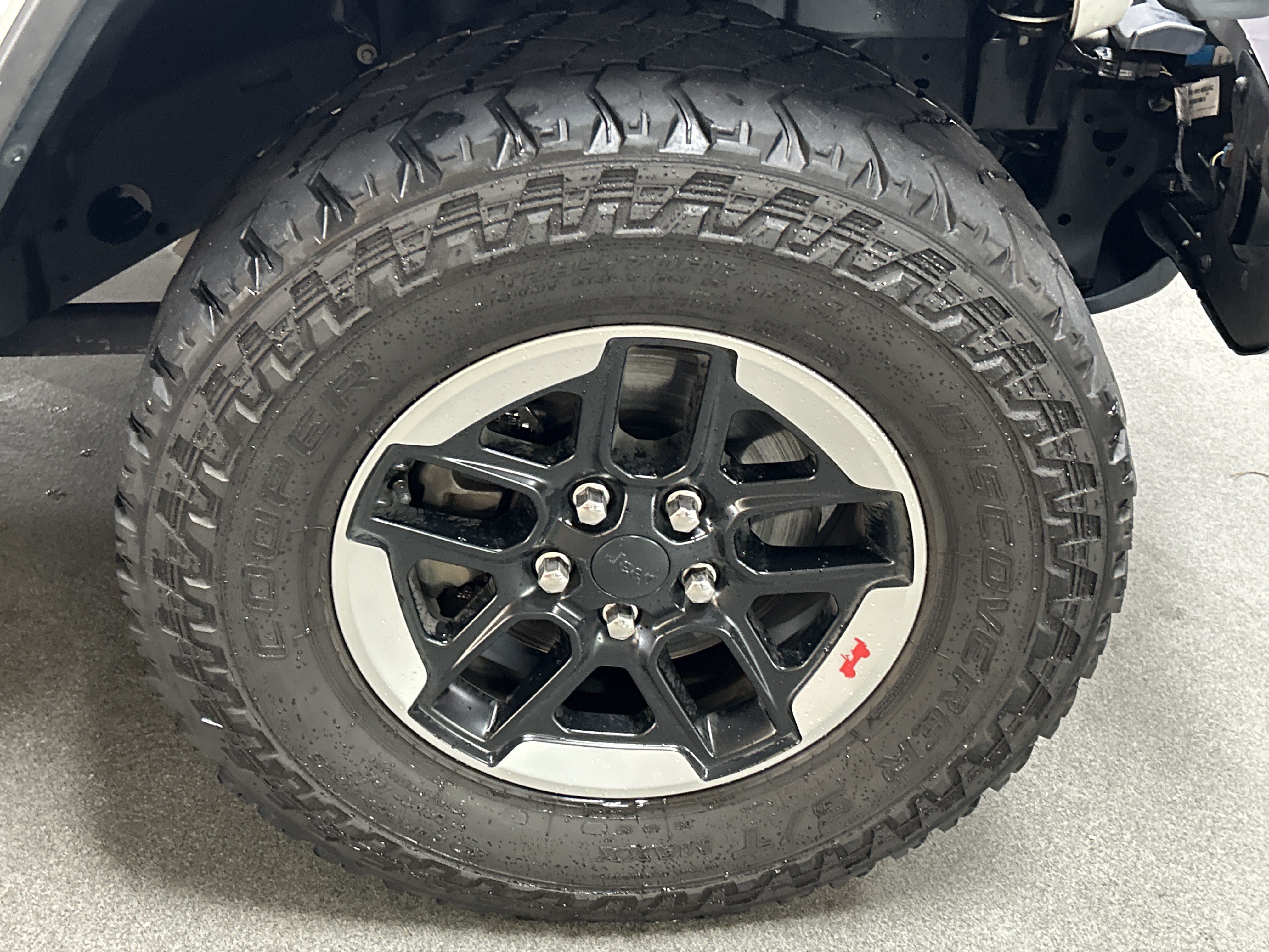 Used 2018 Jeep Wrangler Unlimited Rubicon AWD/4WD image 13