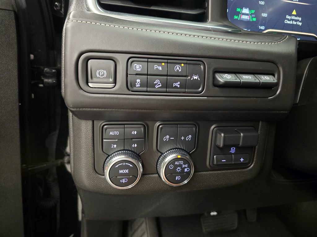 Used 2023 GMC Yukon XL Denali Ultimate AWD/4WD image 31