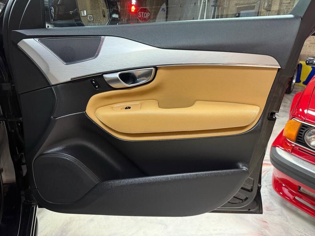 Used 2018 Volvo XC90 T5 Momentum w/ Convenience Package FWD image 33