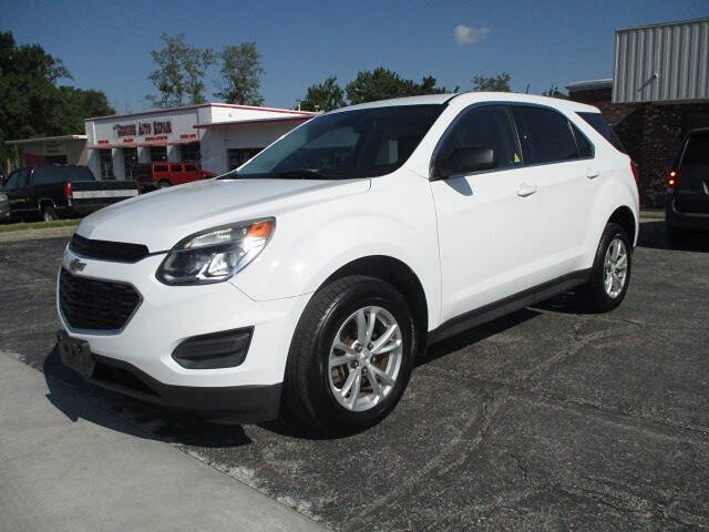 Used 2017 Chevrolet Equinox LS AWD/4WD image 2