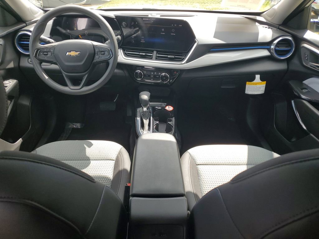 Used 2026 Chevrolet Trax LT image 11