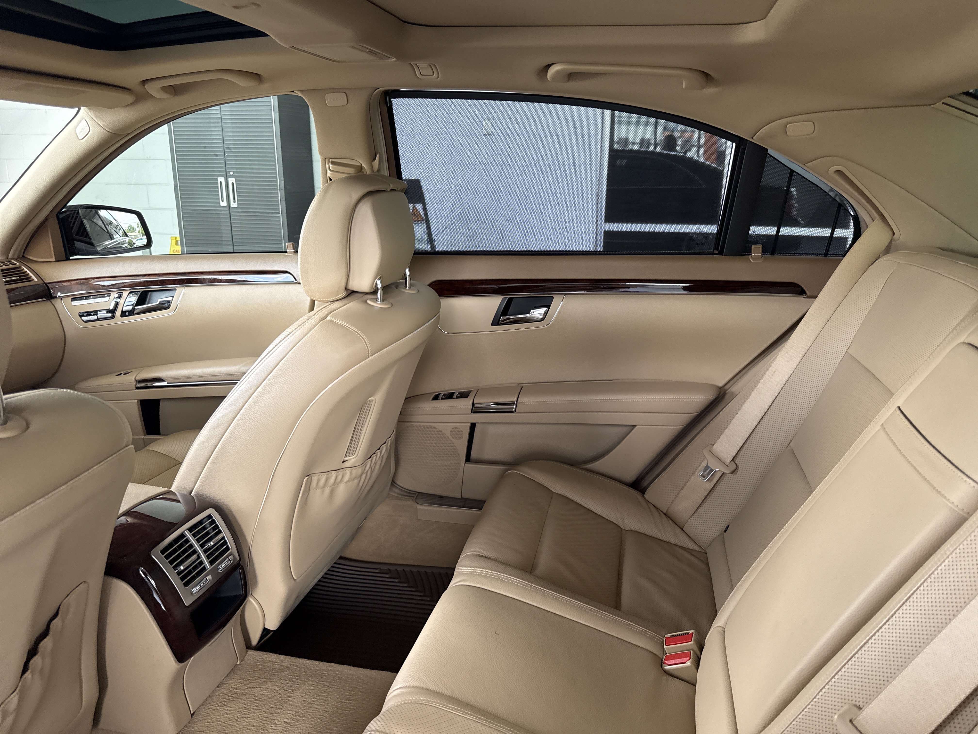 Used 2011 Mercedes-Benz S 550 image 30